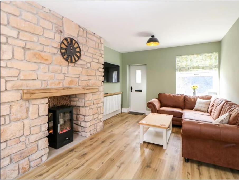 Stony Middleton Babbling Brook Cottage מראה חיצוני תמונה